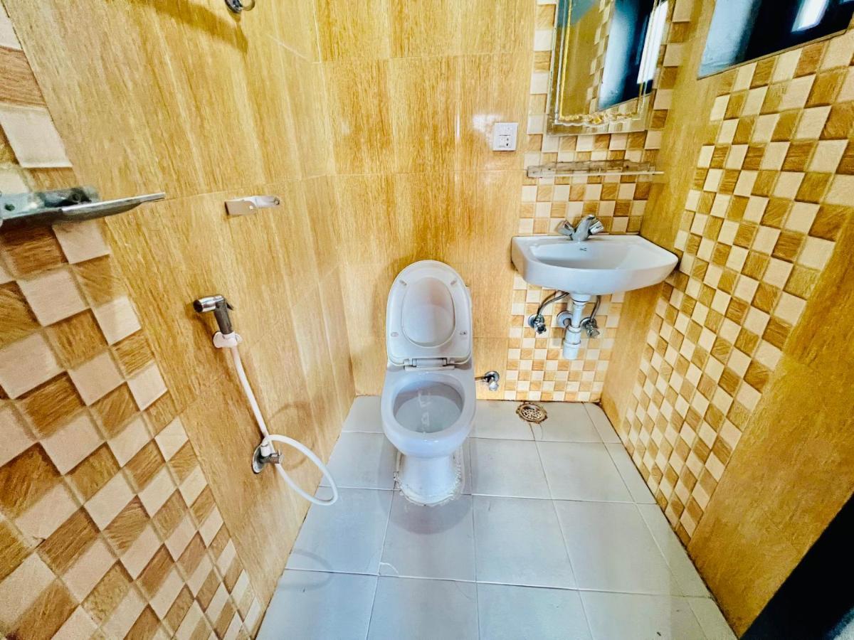Hotel Donosti Pokhara Bagian luar foto