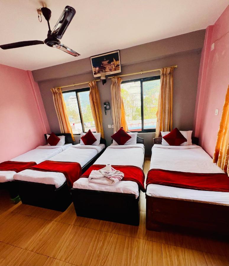 Hotel Donosti Pokhara Bagian luar foto